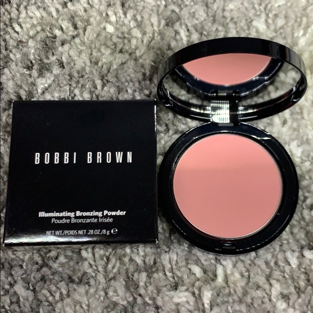 Bobbi Brown Illuminating Bronzing Powder-2 Antigua